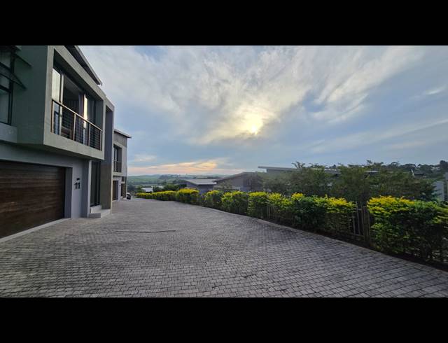 3 BEDROOM SECTIONAL TITLE TO LET IN PALM LAKES ESTATE